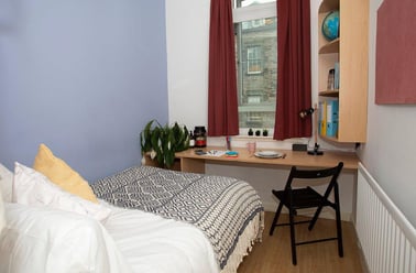 Cowgate, Old Town, Edinburgh - Image 3